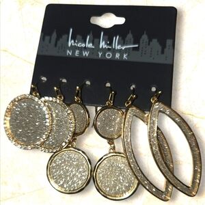 Pack of 3 pairs of long earrings with gold-colored rhinestones and diamo…